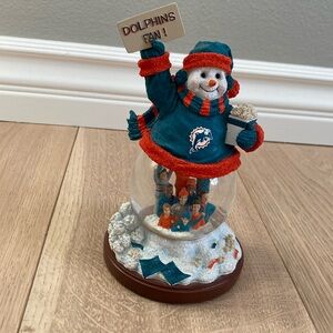 (Numbered) Memory Company
Snowman Miami Dolphins
Holiday Christmas Figurine 2005